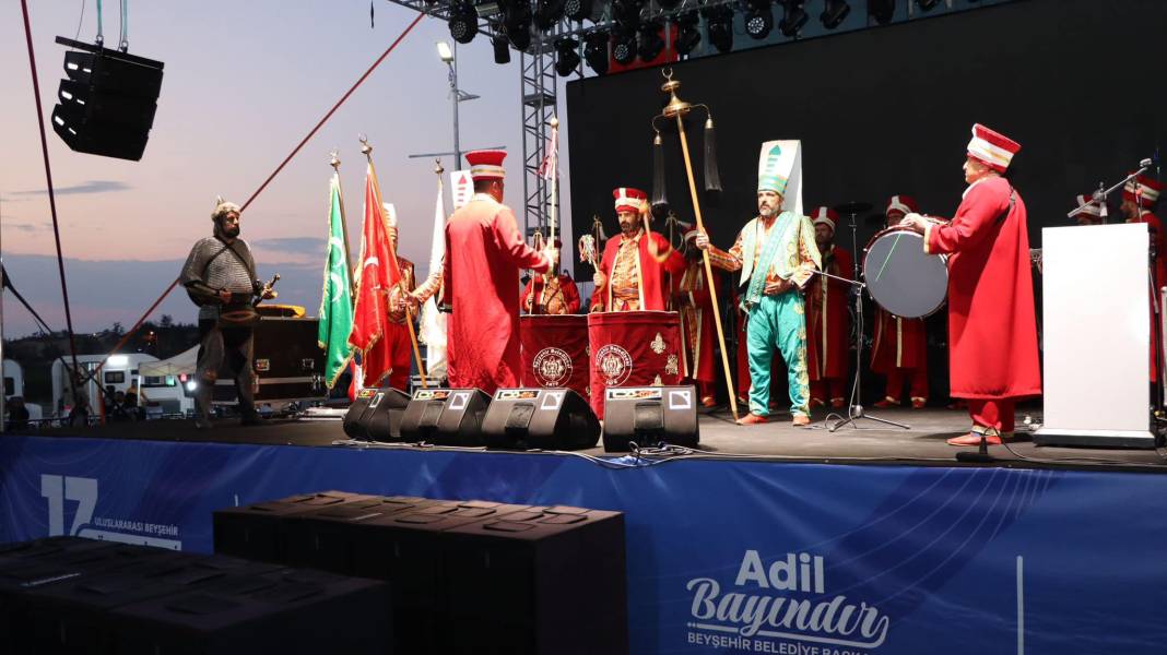 Beyşehir Göl Festivali başladı! Ünlü şarkıcı sevenleriyle buluştu 3